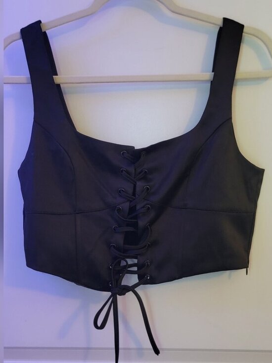 Tops - Black Women's Crop Corset Top Size: M